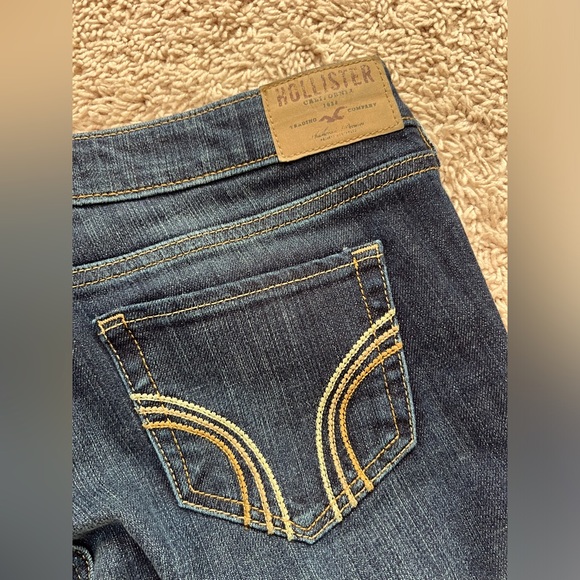Hollister boot, cut low rise jeans, size 5L,inseam 33” NWOT - Picture 4 of 5